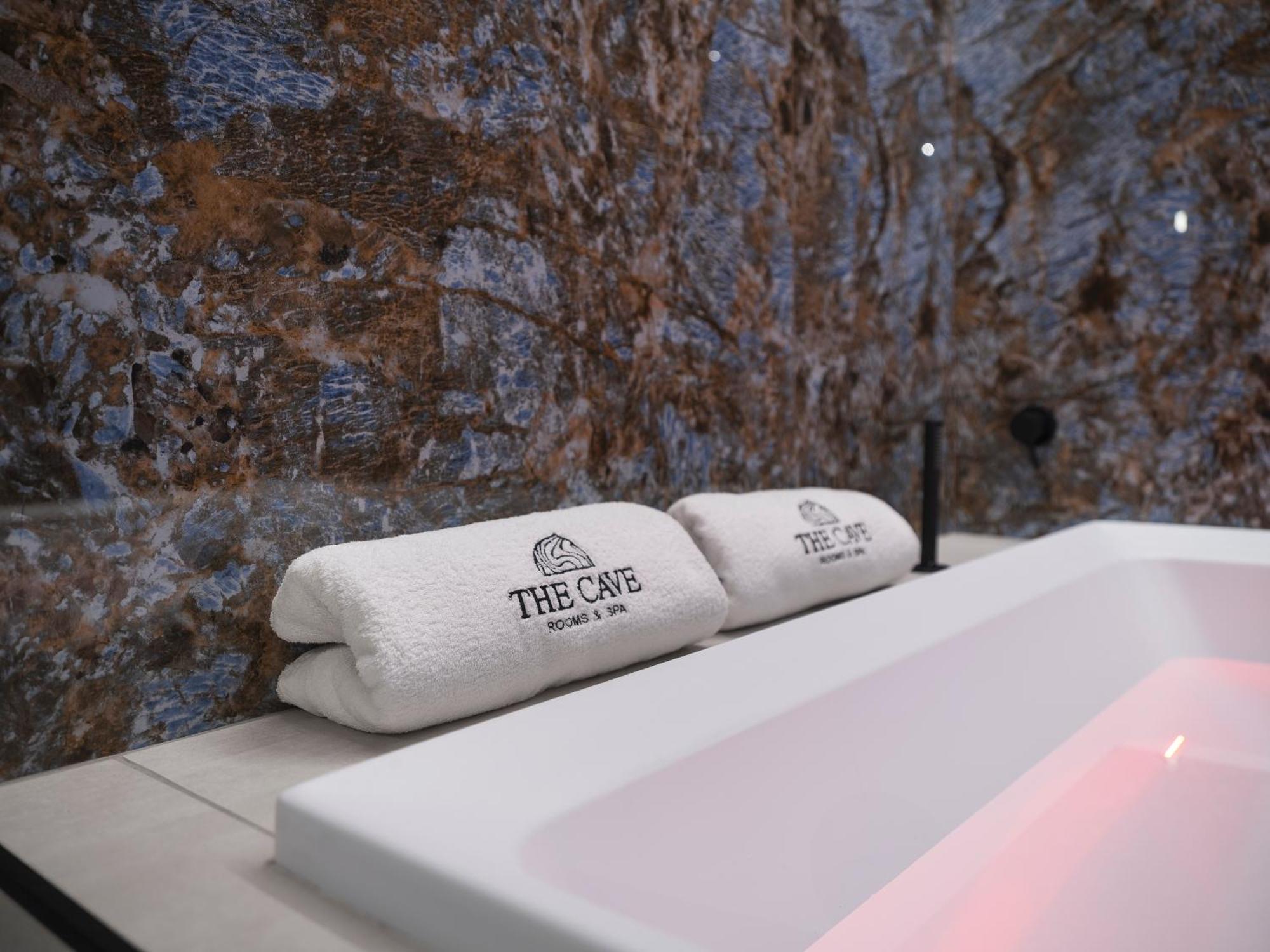 The Cave Suites Spa 维耶斯泰 外观 照片